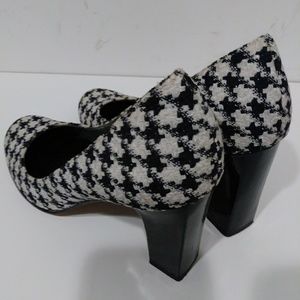 Anne Klein black and white